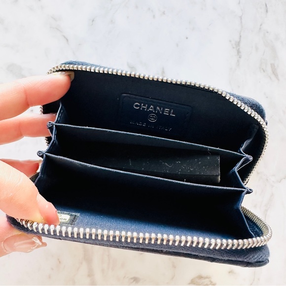 CHANEL Lambskin Quilted CC Chevron Coin Purse with Zipper (Navy) - Picture 7 of 15